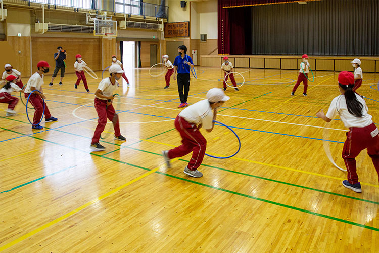 体育の授業 いろいろなところに目を配ります